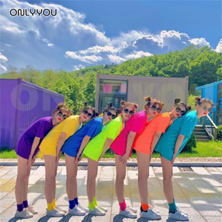 ONLY&amp;YOU เสื้อนีออน เสื้อยืดนีออน เสื้อสียืดสีพื้น นีออน Neonเป็นเซตคู่แถมกับถุงเท้าฟรีไซต์หลากสีสะท้อนแสง แขนสั้น ใส่ได้ทั้งชายและหญิง T-Shirts