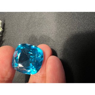 17x17Blue Topaz Lab stone1 pieces