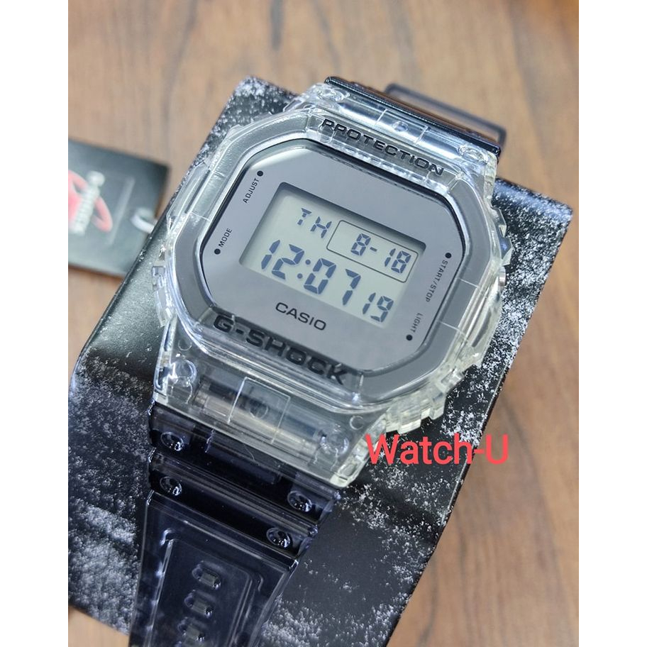 Casio G-Shock นาฬิกาข้อมือผู้ชาย สายเรซิ่น รุ่น DW-5600SK,DW-5600SK-1