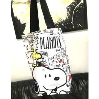 SNOOPY  WB   กระเป๋า ใส่ แก้วเยติ ถุงแก้วเยติ ถุง SNOOPY WB   ขนาด 22 x 11.5 x 9.5 CM ถุงแก้ว น้ำ กระเป๋าแก้ว งานสวย PMY