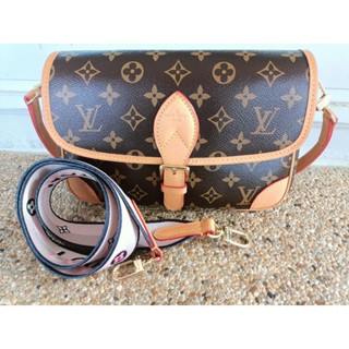 Louis Vuitton monogram used bag like new good condition good price