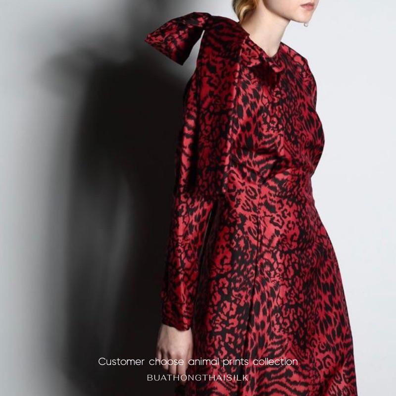 LEOPARD COLLECTION PRINTED THAI SILK ANIMAL PRINTS - ผ้าไหม ไทยแท้ พิมพ์ลาย ลวดลาย เสือ