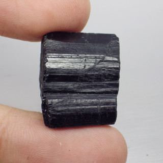 พลอย ก้อน ดิบ ทัวร์มาลีน ธรรมชาติ แท้ ( Unheated Natural Rough Black Tourmaline ) หนัก 66.7 กะรัต