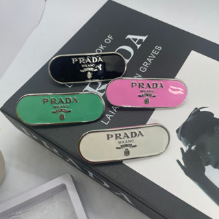 แพ๊คส่งด่วน 1 ชม. 🚘 ปราด้า Prada Matel Hair Clip ตัวหนีบผมปราด้า