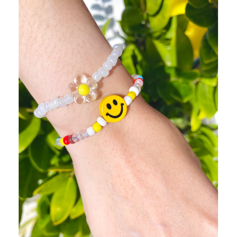 สร้อยข้อมือลูกปัด น้องยิ้ม smile น่ารักสดใส
