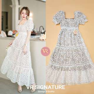 VR-Dress ลูกไม้ตัวยาว ช่วงอกแต่งกระดุมเรียงด้านหน้า มีฟองน้ำช่วงอก เอวเข้ารูป  ชายกระโปรงทรงบาน