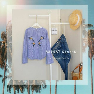 Rainey Closet เสื้อริ้วลายทางฟ้าขาว ปักดอกไม้