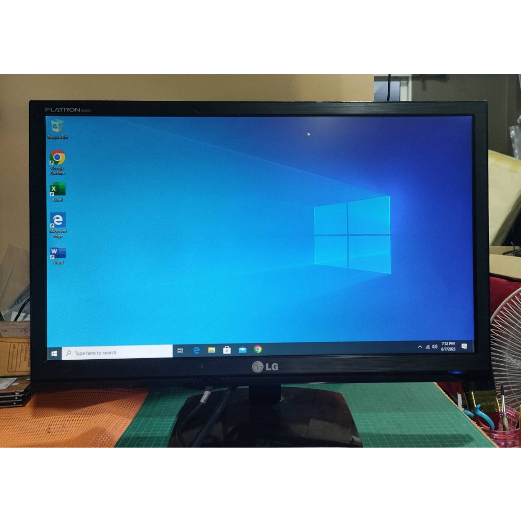จอ (MONITOR) LG E2441 LED FHD  24"  นิ้ว