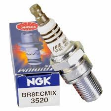 หัวเทียน NGK ขั้ว Iridium  BR8ECMIX 3520 ใช้กับรถมอไซค์ KAWASAKI Z250 SL