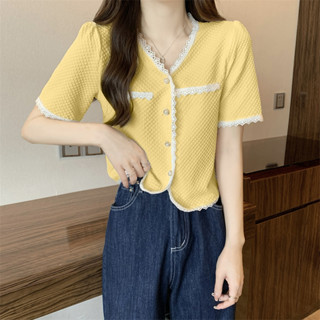 Nuysi  ขายดี🌟เสื้อแฟชั่นหญิง เสื้อแขนสั้นงานดีมากดีไซน์สวยเก๋ งานกระดุมหน้าผ้านุ่มเบาสบายราคาถูกมากแม๊ต้องมีแล้วปะ🥳