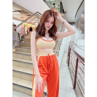 👗New collection👗🍊🍊🍊🍊🍊🍊🍊🍊
ต่อกันเรย ดูเท่ๆเฟียสๆ กับเซตง่ายๆ เสื้อครอปมาพร้อมกางเกงขายาว เล่นทูโทน