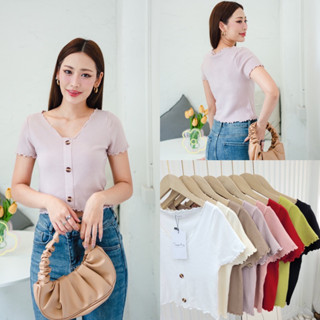 🧸เสื้อไหมพรมเนื้อดี นุ่มนิ่มละมุน แต่งกระดุมหน้า แต่งคอและแขนหยัก Tag #Topping🌈