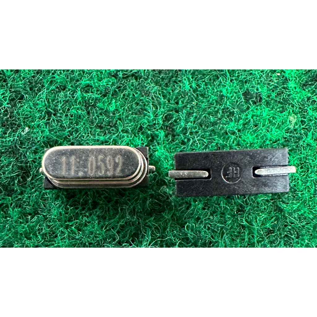 crystal oscillator 2-Pin 4Mhz , 6Mhz , 8Mhz , 11.0562 Mhz , 12Mhz , 22.1184Mhz , 24Mhz , 25Mhz , 48M , JWT16Mhz   2 PCS