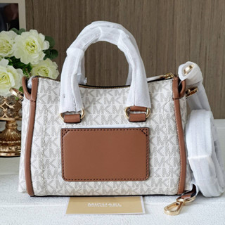 พร้อมส่ง แท้💯Michael Kors Carine Extra-Small Logo Satchel