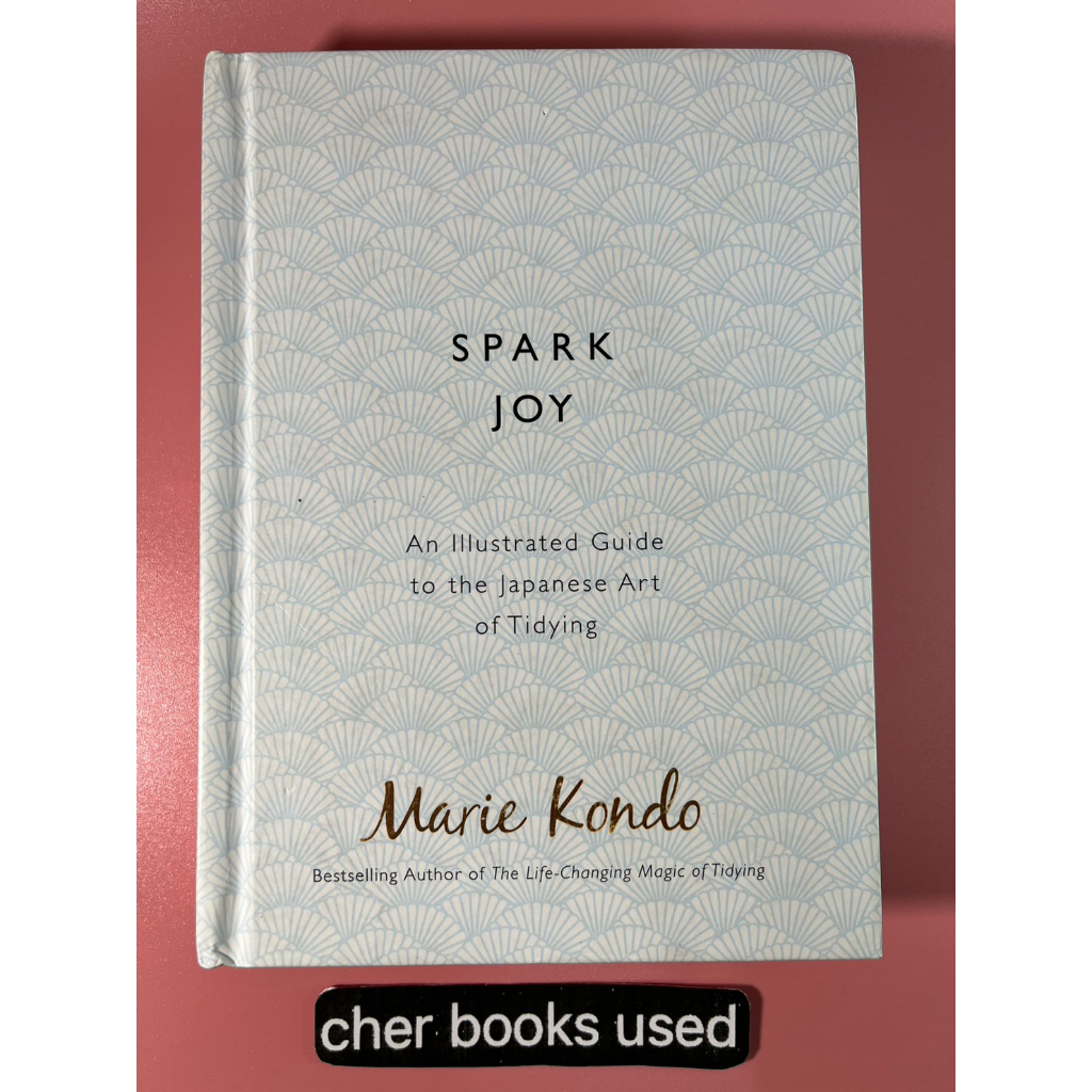 SPARK JOY หนังสือจัดบ้านของ Marie Kondo (ภาษาENG)มือสอง สภาพ:เยี่ยม ราคาปก 544 บาท