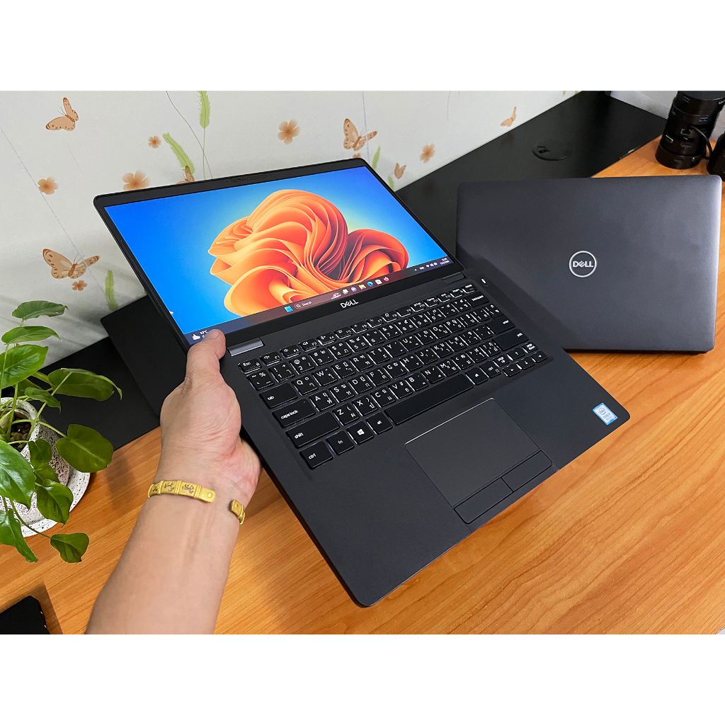 ジャンク　DELL Vostro P130G ノートPC i5-1035G1 ジャンク DELL Vostro P130G ノートPC i5-1035G1