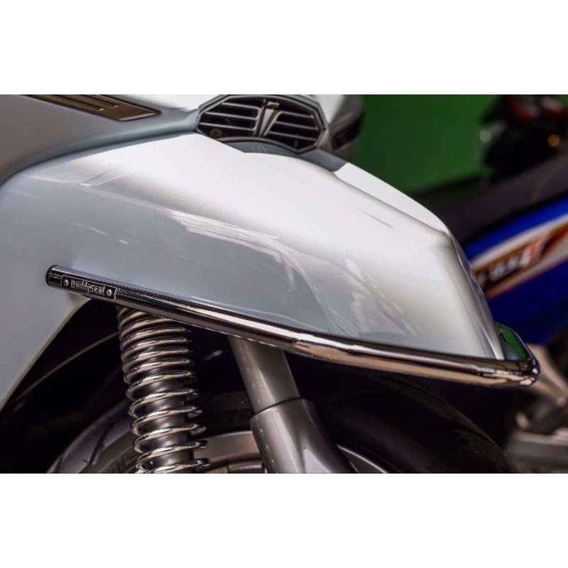 กันชนบังโคลนหน้า Lambretta X200-300