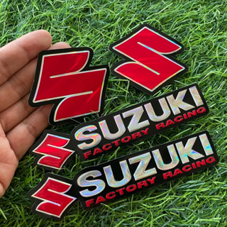 สติ๊กเกอร์แต่งรถ Suzuki Logo สีแดง JDM Racing สติกเกอร์ 3D ติดรถ รถมอเตอร์ไซค์ รถยนต์ โลโก้ ซูซูกิ รถซิ่ง GSX Swift 4pcs