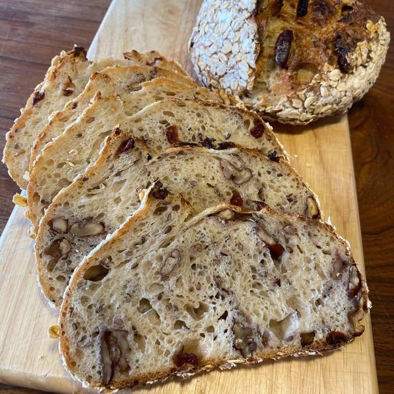 Sourdough ข้าวโอ๊ต วอลนัท แครนเบอรี่ นน.หลังอบ 600g.