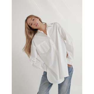 Oversized Curve Shirt เสื้อเชิร์ตโอเว่อไซส์ เว้าปลายเสื้อ