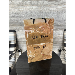 ถุงแบรนด์เนมแท้💯จากช้อป แบรนด์ Bottega Veneta ถุงกระดาษเคลือบ ถุงแบรนด์เนม