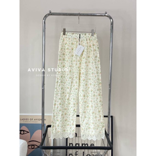 Aviva studio 🌹 กางเกงขายาวชายลูกไม้ลายกุหลาบ
