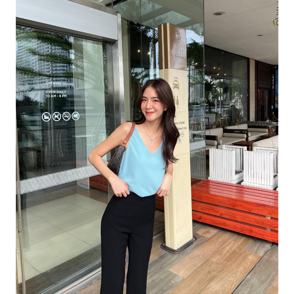 [Merry] (36") เสื้องานทรงกล้าม คอวี ใส่สบายมากๆ มีติดไว้ ใส่กับสูทได้เลย