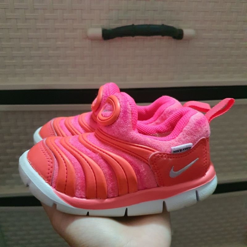nike free  รองเท้าเด็กมือสอง size 13cm