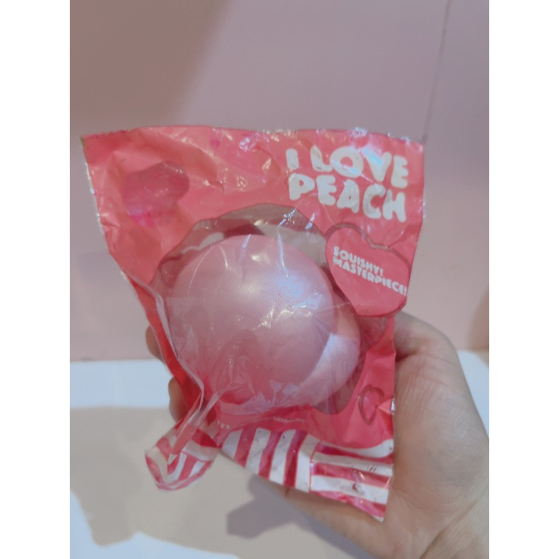 สกุชชี่พีช ibloom สีชมพู ไม่มีรอยขาด ยับนิดหน่อยค่า สภาพดีสุดๆ