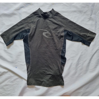 Rip curl rash guard งานดีนานๆมาทีจ้า SPF 50