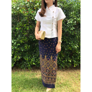 เสื้อพื้นเมือง ผ้าฝ้าย ป้ายกระดุมไม้(สีขาว)