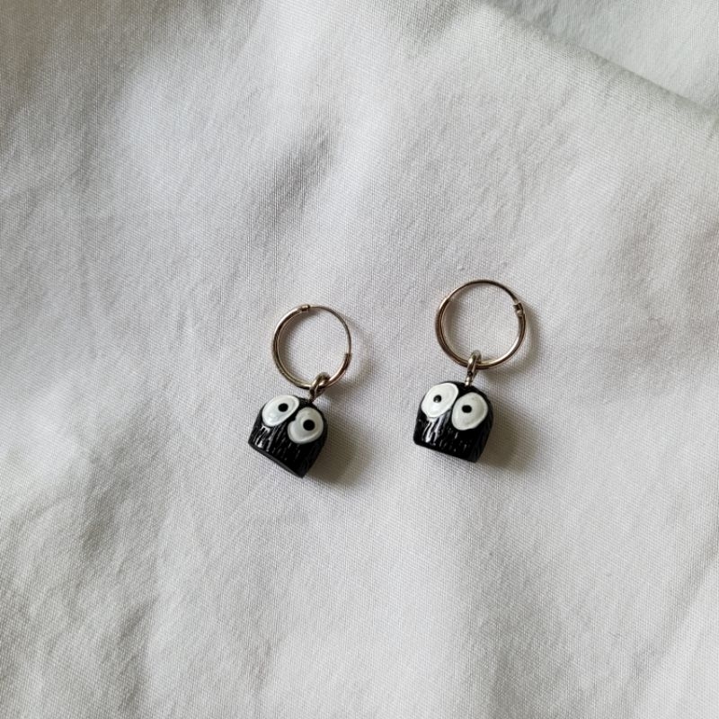 Susuwatari silver earrings ต่างหูห่วง เงินแท้ ภูติฝุ่น จิ๋ว Studio Ghibli Spirited away Totoro