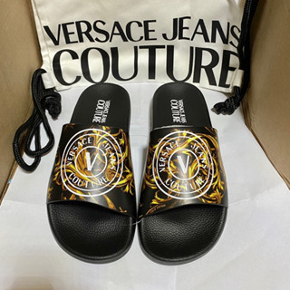 Vers jeans couture Slide รองเท้าแตะ เวอร์ซาเช่ ยีนส์ ผู้ชาย พื้นยาง สีดำ ลาย barocco