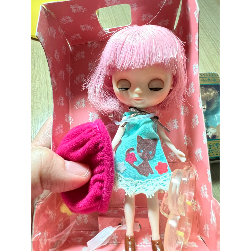petite Blythe doll  แท้ มือสอง สภาพสวย พร้อมกล่อง