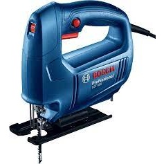 BOSCH รุ่น GST 650 เครื่องเลื่อยจิ๊กซอ BOSCH GST 650 450 วัตต์  ใบเลื่อย T 111 C จับได้ถนัดแน่น ทำให้กระชับมือ