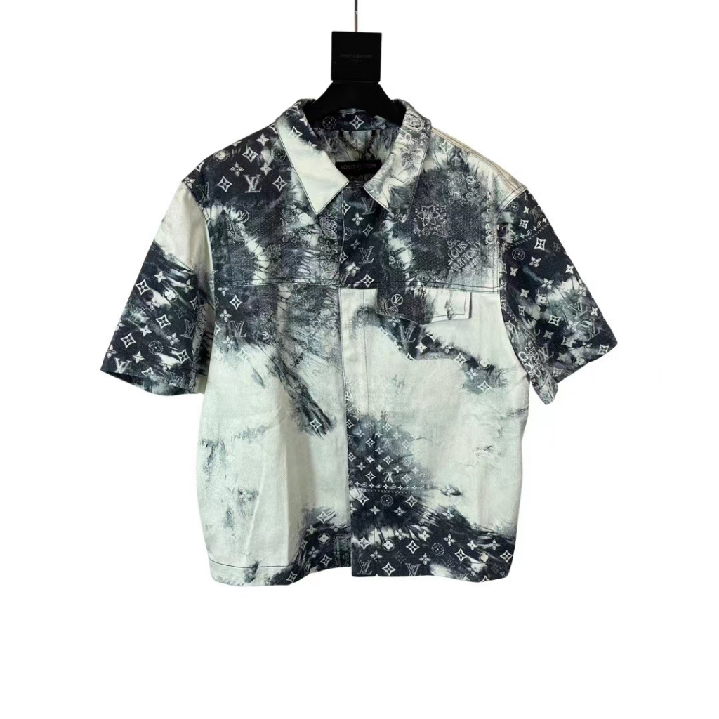 เสื้อยีนส์ LOUIS VUITTON [NEW] Unisex ใส่เท่ห์ๆ ไม่ซ้ำใคร โดนใจทุกเพศทุกวัย ของแท้ 99.99% [Limited E