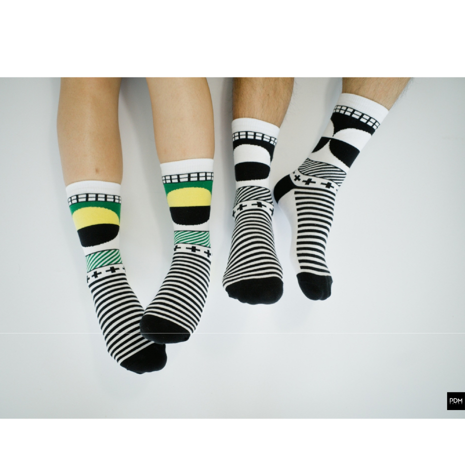 PDM ถุงเท้า POP SOCKS ลาย Chloè Edition (1แพ๊ค/2 คู่  สีดำขาวและเขียวเหลือง) สำหรับผู้ชาย/สำหรับผู้หญิง