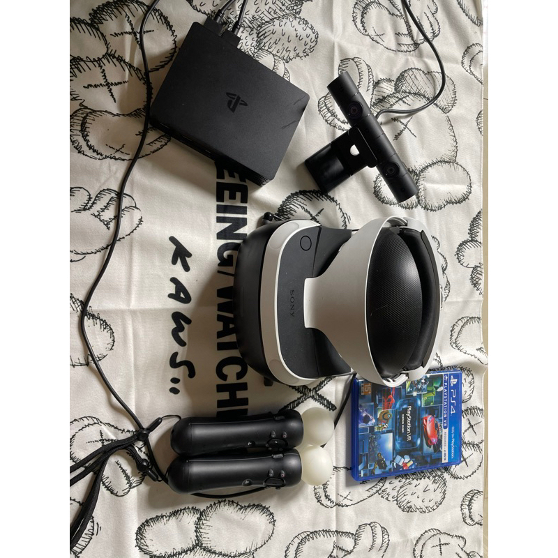แว่น Playstation VR อุปกรณ์เสริมสำหรับเครื่องเล่นเกม PS4 แท้ พร้อมกับ PlayStation Move Navigation controller มือ2