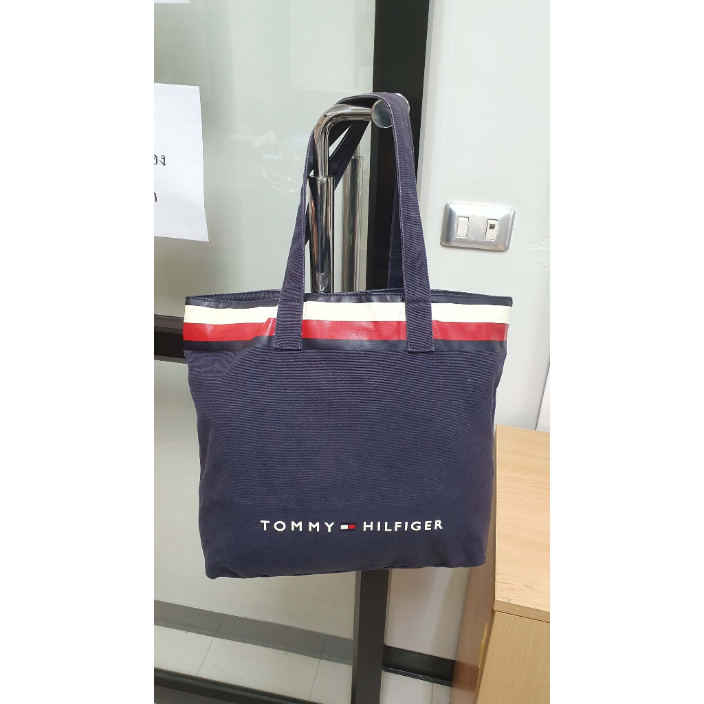 กระเป๋า Tommy Hilfiger มือสอง