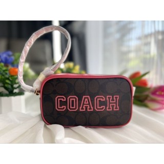 ห่อโฟม (1) ไม่ห่อ (1) 
💕💜กระเป๋าถือ รุ่นใหม่สวยๆๆเก๋ๆ

🔥NEW COACH Jamie Wristlet In Signature Canvas With Varsity Motif