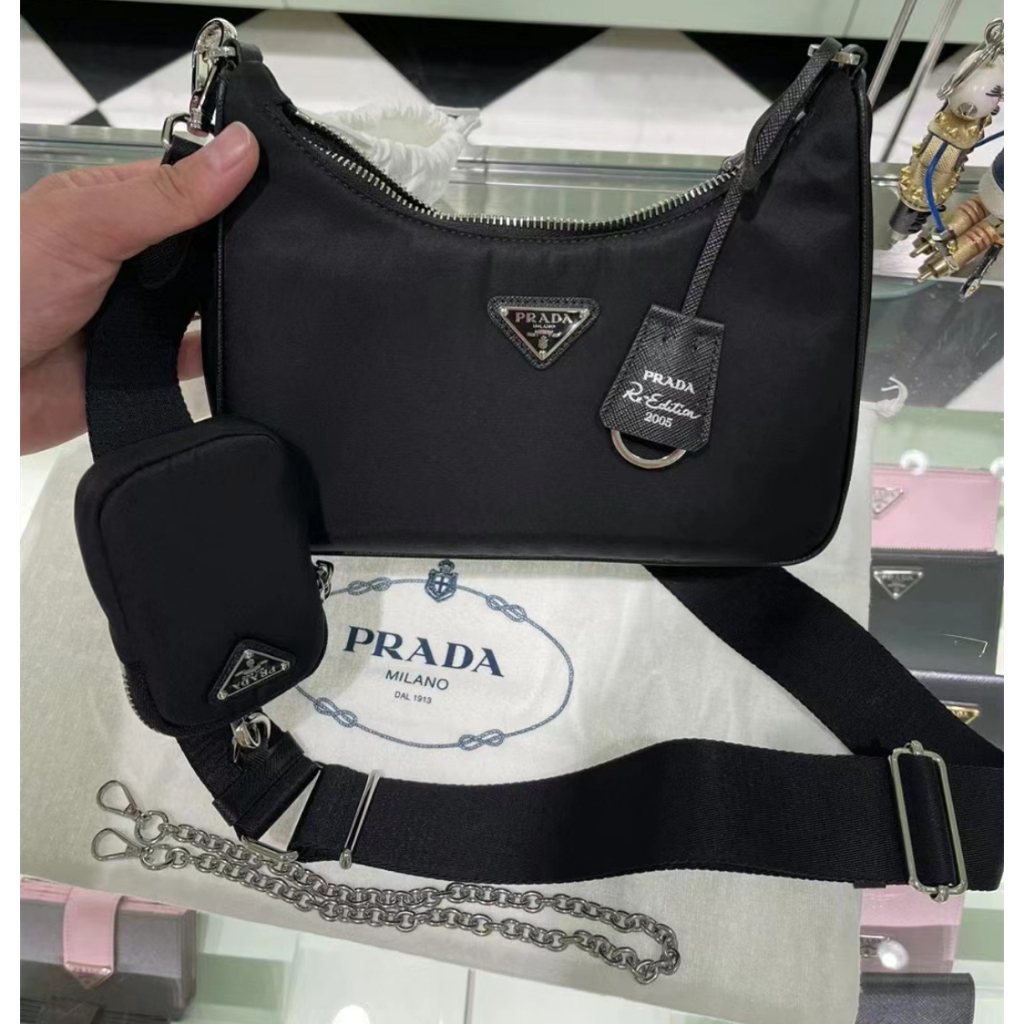 ถูกที่สุด ของแท้ 100% Prada Re-edition 2005