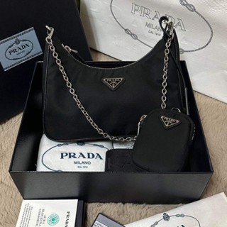 กระเป๋าpradaแท้​100​%ส่งฟรีมีของแถมused