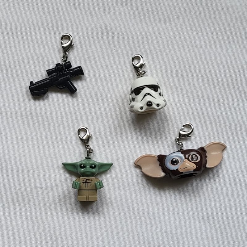 Gremlins Mogwai Ghibli จี้ ห้อย สำหรับห้อยเป็นจี้ จี้สร้อยคอ Pop bean labubu crybaby molly susuwatari yoda Stormtrooper