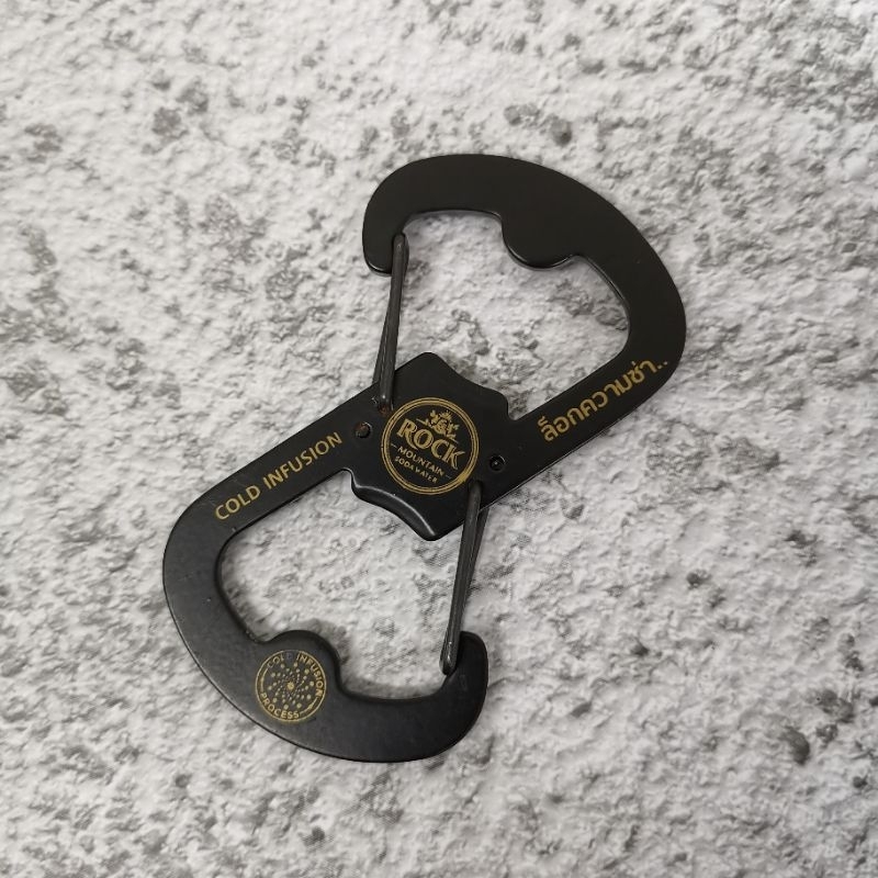 ขอเกี่ยวเหล็ก เป็นที่เปิดขวดได้ ของpremium โซดา Rock Mountain Hook คาราบิเนอร์ (แบรนด์แท้)