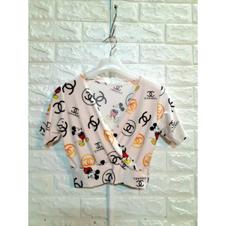 เสื้อครอป แขนสั้น ไขว้หน้า ลายมิกกี้เม้าส์ ชาแนล ผ้าร่อง