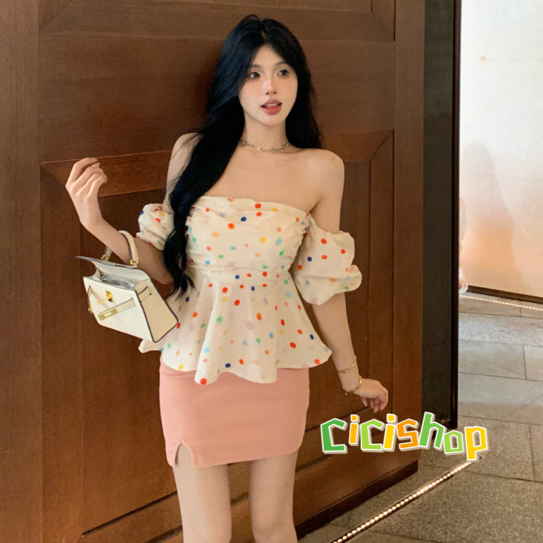 Cicishop(J736)เสื้อเกาะอก มีแขนจั๊มด้านข้าง ลายจุด ชายระบาย ดีเทลสม็อกด้านหลัง แซ่บไม่ไหว