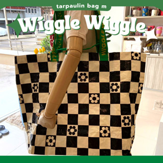 (พร้อมส่ง/แท้) wiggle wiggle tarpaulin bag m กระเป๋าใหญ่จุใจ