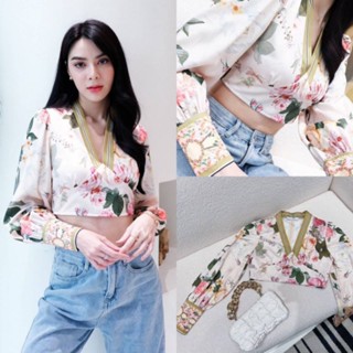 เสื้อครอปลายดอก แขนยาว ลายสวยหรูดูแพงมากก เนื้อผ้าดีสุดๆ มีซับใน