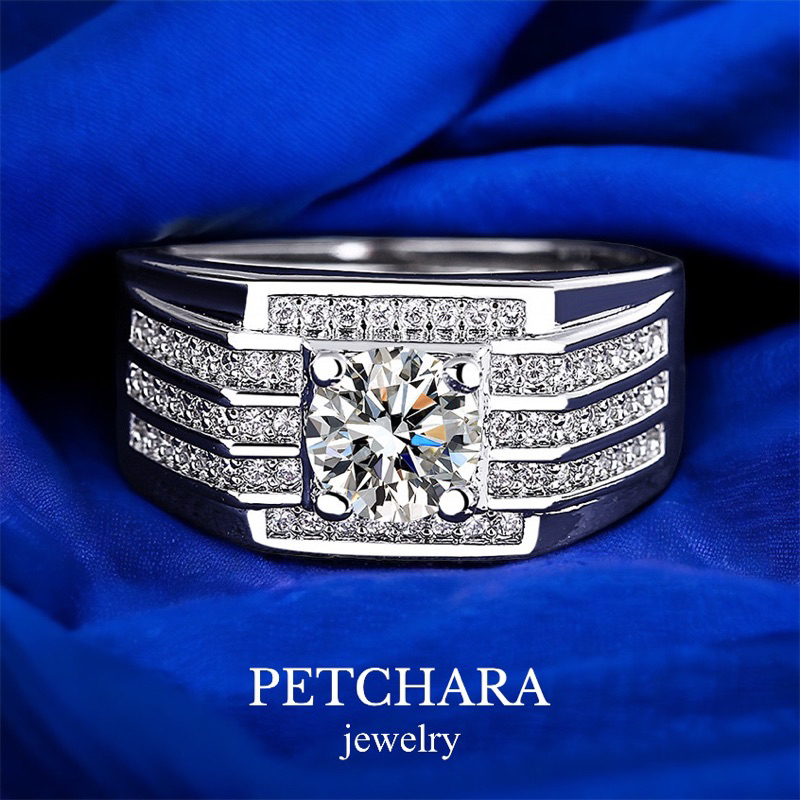 PETCHARA แหวนเพชรโมอีสผู้ชาย 2 กะรัต บ่าข้างฝังเพชรแถว ตัวเรือนเงินแท้ 92.5%  D-VVS1 : F2024