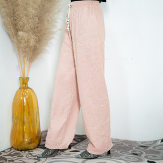 กางเกงขายาวผ้ายืด กางเกงอัดพลีทสีพื้น มีเชือกผูกเอว ทรงสวยผ้…